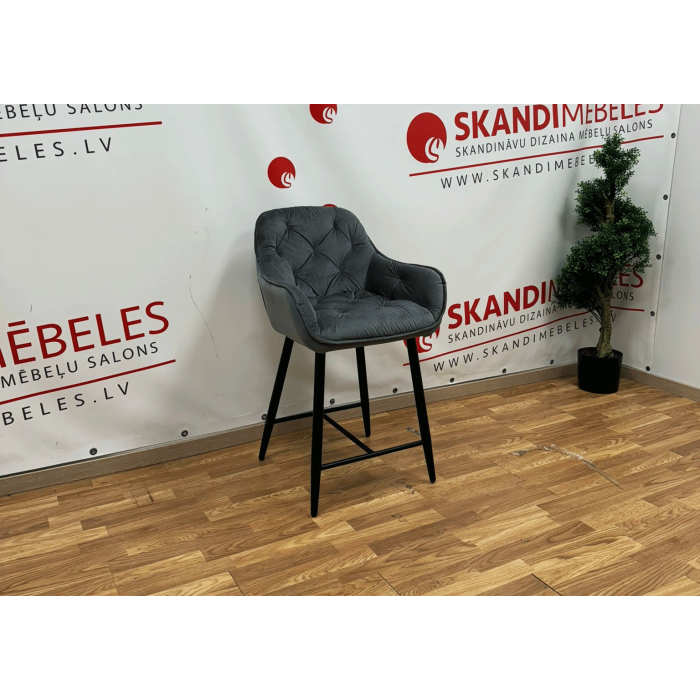 Pusbėrio kėdė Karsten (Velveta) iš ekspozicijos Pusbėrio kėdė Karsten (Velveta) iš ekspozicijos