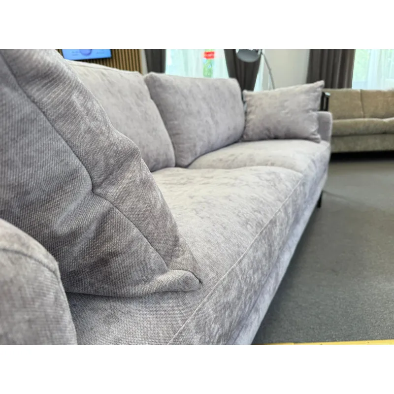 Dīvāns DOMUS (2.5 seater)(Ekspozīcija) Dīvāns DOMUS (2.5 seater)(Ekspozīcija)